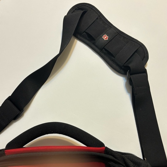 Victorinox Swiss Army Messenger Laptop Shoulder Satchel Bag - Picture 3 of 15